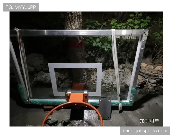 熊朝忠家里居然弄了个迷你篮球场，感觉隔壁小孩都得羡慕哭了！